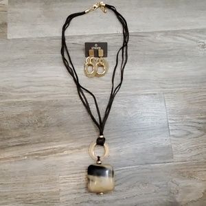 Necklace and earring set